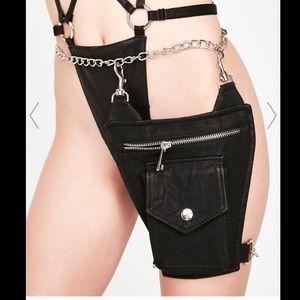 dollskill, doom raider chain hip bag ⛓🥀